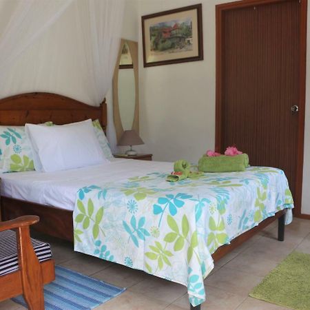 דירות ויקטוריה Garden Hut מראה חיצוני תמונה